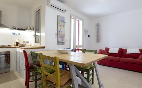 Torre Vado 650: Nuage, Ciel, Plante, Bâtiment, Fenêtre, Maison, Lot Terre, Arbre, Herbe, Chalet