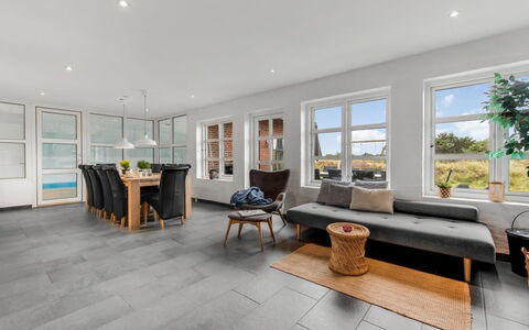 Axeline - 300M from the Sea: Maison, Domicile, Chalet, Biens, Cour, Ferme, Siding, Batiments Jardin, Porche