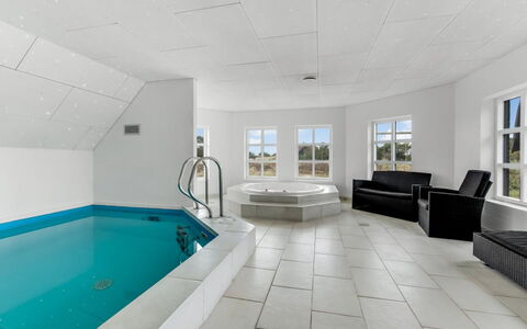 Axeline - 300M from the Sea: Piscine, Mobilier De Jardin, Meubles, Recours, Dalle, Eco Hôtel, Ombre, Chaise, Loisir, Biens