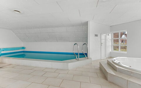 Axeline - 300M from the Sea: Piscine, Mobilier De Jardin, Meubles, Recours, Dalle, Eco Hôtel, Ombre, Chaise, Loisir, Biens