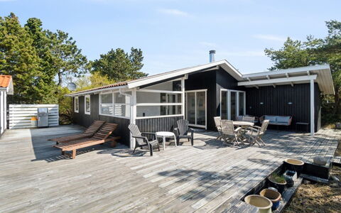 Galt - 200M from the Sea: Bois, Toit, Architecture, Domicile, Maison, Chalet, Siding, Dur, Pente, Biens