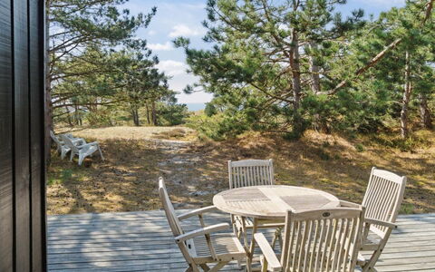 Galt - 200M from the Sea: Bois, Toit, Architecture, Domicile, Maison, Chalet, Siding, Dur, Pente, Biens