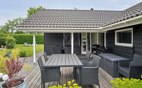 Alpa - 600M from the Sea: Meubles, Design Intérieur, Sol, Sol, Plafond, Pièce, Chaise, Table, Appartement, Table Cuisine Et Salle A Manger