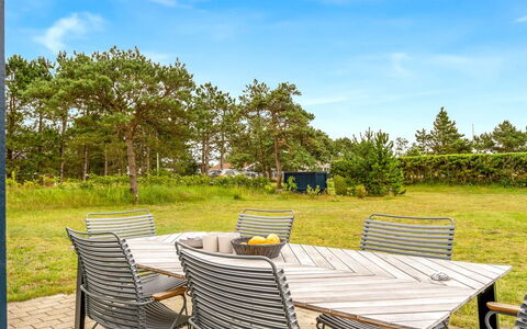 Ubavka - 200M from the Sea: Bois, Domicile, Porche, Plate-Forme, Dur, Toit, Tache De Bois, Parquet, Eco Hôtel