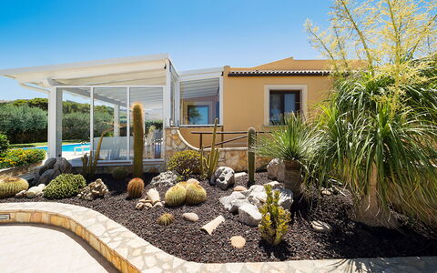 Villa Cornino - Custonaci, Sicilia: Plante, Ciel, Bâtiment, Communauté Des Plantes, Fenêtre, Maison, Lot Terre, Chalet, Arbre, Herbe