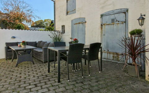 Maelle - 25Km from the Sea: Piscine, Ville Resort