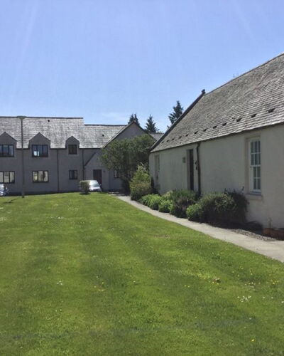 Old Edinburgh Cottage
