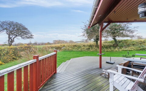 Marlies - 300M from the Sea: Maison, Domicile, Toit, Chalet, Biens, Aménagement Paysager, Batiments Jardin, Siding, Ferme