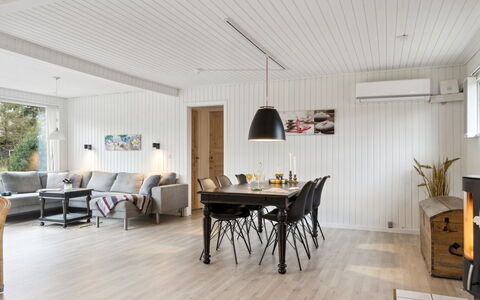 Suvi - 700M from the Sea: Sol, Design Intérieur, Bois, Parquet, Plafond, Sol, Meubles, Domicile, Salon, Revêtement De Sol Stratifié