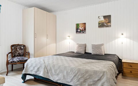 Suvi - 700M from the Sea: Meubles, Chambre, Lit, Design Intérieur, Bois, Sol, Sol, Drap De Lit, Plafond, Literie