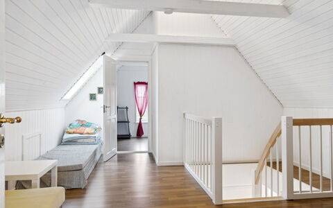 Eliane - 1.8Km from the Sea: Bois, Toit, Architecture, Domicile, Maison, Chalet, Siding, Dur, Pente, Biens