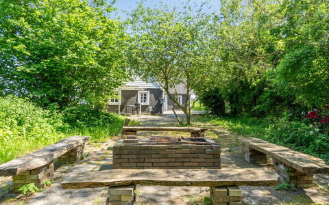 Eliane - 1.8Km from the Sea: Bois, Toit, Architecture, Domicile, Maison, Chalet, Siding, Dur, Pente, Biens