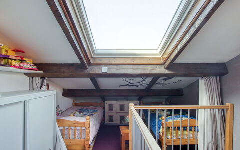 La Cadière: Bâtiment, Bois, Design Intérieur, Sol, Sol, Ligne, Rayonnage, Maison, Immobilier, Dur