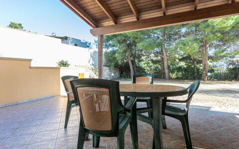 Torre Vado 648: Meubles, Table, Bois, Plante, Ombre, Chaise, Tableau De Plein Air, Arbre, Design Intérieur, Mobilier De Jardin
