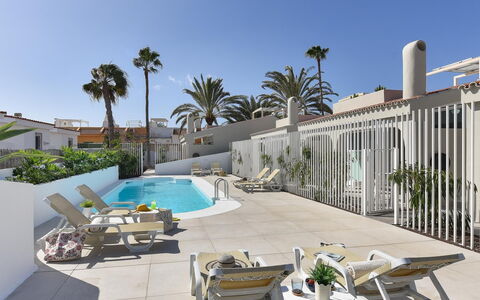 Velsuites 1: Ciel, Jour, Bâtiment, Bleu Azur, Arbre, Mobilier De Jardin, Piscine, Ombre, Arecales, Station Balnéaire