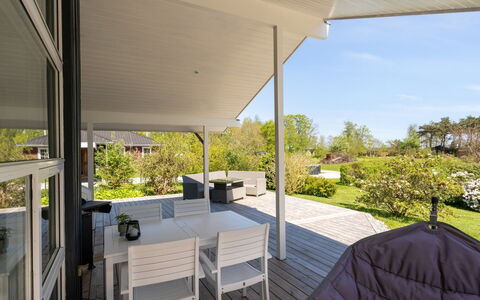 Harald - 300M from the Sea: Plafond, Sol, Design Intérieur, Sol, Composite, Meubles, Recours, Hôtel, Conception, Daylighting