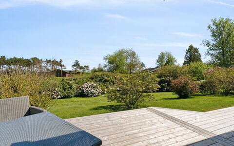 Harald - 300M from the Sea: Plafond, Sol, Design Intérieur, Sol, Composite, Meubles, Recours, Hôtel, Conception, Daylighting
