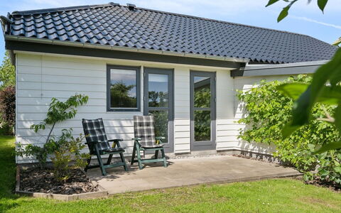 Alona - 90M from the Sea: Maison, Domicile, Toit, Chalet, Biens, Aménagement Paysager, Batiments Jardin, Siding, Ferme