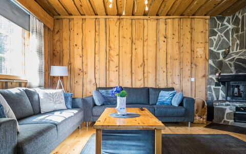 Soidinaukia a 11: Meubles, Sol, Bois, Design Intérieur, Sol, Plafond, Parquet, Domicile, Salon, Éclairage
