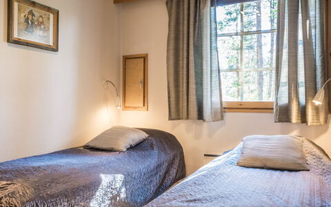 Soidinaukia a 11: Lit, Chambre, Drap De Lit, Literie, Plafond, Design Intérieur, Sol, Linge, Meubles, Pièce
