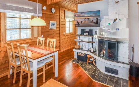 Saaga: Bois, Neige, L'Hiver, Chalet, Gelé, Domicile, Cabane En Rondins, Mélèze, Siding