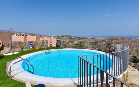 Tipo 3 Dormitorios: Ciel, L'Eau, Propriété, Jour, Plante, Bâtiment, La Nature, Bleu Azur, Piscine, Clôture