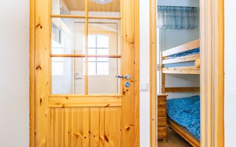 Outapailakka J 9: Voie Navigable, Banque, Cours D'Eau, Lac, Chalet, Forêt, Canal, Réservoir, Cabane En Rondins