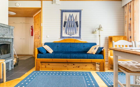 Outapailakka J 10: Voie Navigable, Banque, Cours D'Eau, Lac, Chalet, Forêt, Canal, Réservoir, Cabane En Rondins