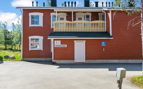 Outapailakka J 12: Voie Navigable, Banque, Cours D'Eau, Lac, Chalet, Forêt, Canal, Réservoir, Cabane En Rondins