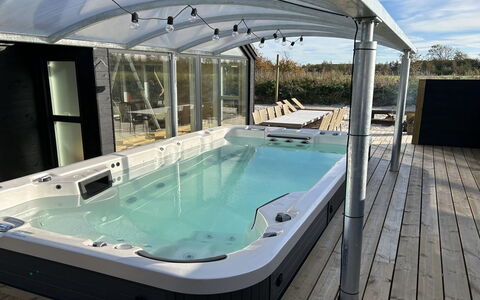 Grep - 800M from the Sea: Piscine, Composite, Ombre, Conception, Plate-Forme, Structure En Plein Air, Recours, Hôtel, Jacuzzi