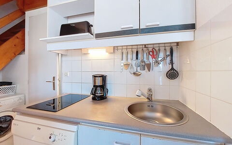 Saint Palais sur Mer 198: Cuisine, Appareil De Cuisine, Principaux Appliance, Comptoir, Evier, Évier, Luminaire Plomberie, Design Intérieur, Robinet, Cabinetry