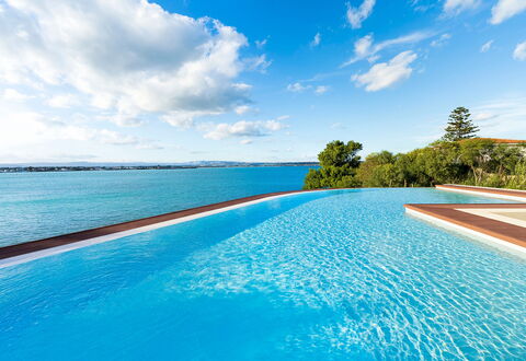 Villa Maddalena - Siracusa, Sicilia: Nuage, Ciel, L'Eau, Jour, Piscine, Bleu, Bleu Azur, Arbre, Paysage Naturel, Plante