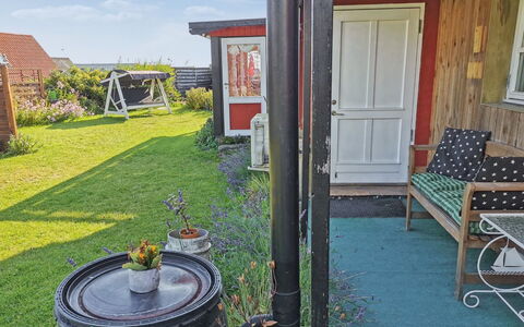 Elvira - 300M from the Sea: Bois, Toit, Architecture, Domicile, Maison, Chalet, Siding, Dur, Pente, Biens