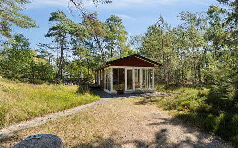 Fredsine - 1.2Km from the Sea: Bois, Toit, Architecture, Domicile, Maison, Chalet, Siding, Dur, Pente, Biens