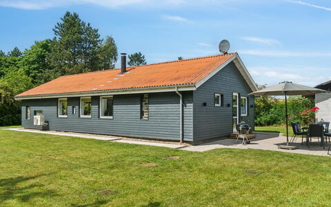Geske - 3.2Km from the Sea: Bois, Toit, Architecture, Domicile, Maison, Chalet, Siding, Dur, Pente, Biens