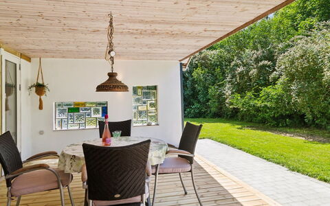 Geske - 3.2Km from the Sea: Bois, Toit, Architecture, Domicile, Maison, Chalet, Siding, Dur, Pente, Biens