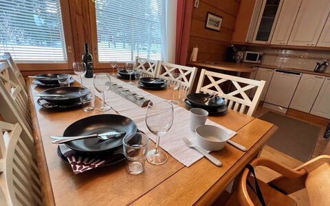 Jytilevi a: Meubles, Bois, Design Intérieur, Sol, Chaise, Table, Table Cuisine Et Salle A Manger, Vaisselle, Salle À Manger, Sol