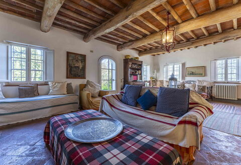 La Casa Dei Limoni, Camaiore, Pet Friendly, Wifi: Propriété, Fenêtre, Meubles, Canapé, Bâtiment, Bleu Azur, Confort, Bois, Design Intérieur, Sol