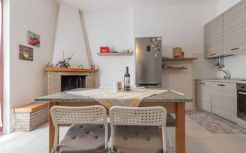 Il Colle Sul Mare Holiday Home: Cabinetry, Meubles, Propriété, Table, Chaise, Bois, Comptoir, Éclairage, Design Intérieur, Cuisine