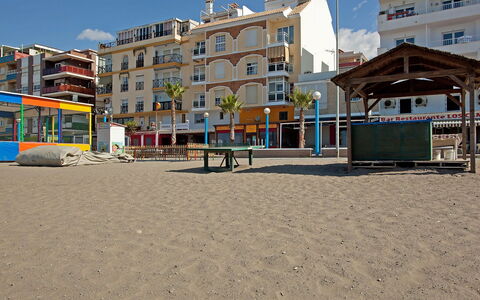 San Luis Playa: Propriété, Ville, Plage, Bâtiment, Quartier, Le Sable, Ciel, Architecture, Vacances, Immobilier