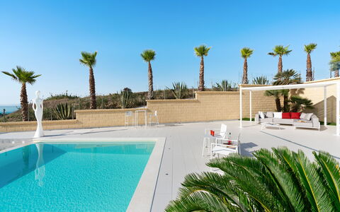 Villa Agrigenta - Ribera, Sicilia: L'Eau, Ciel, Plante, Propriété, Piscine, Bleu Azur, Bâtiment, Arecales, Arbre, Architecture