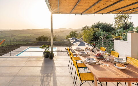 Casa Bianca - Noto, Sicilia: Table, Plante, Ciel, Meubles, Bâtiment, Pot De Fleur, Tableau De Plein Air, Chaise, Mobilier De Jardin, Vaisselle