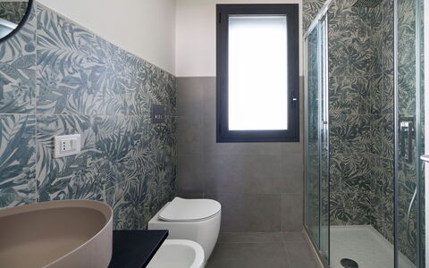 Casa Bianca - Noto, Sicilia: Propriété, Luminaire Plomberie, Salle De Bains, Noir, Design Intérieur, Architecture, Sol, Miroir, Ligne