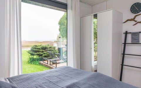 Kiviniemi: Design Intérieur, Meubles, Bois, Chambre, Lit, Sol, Sol, Pièce, Domicile, Éclairage