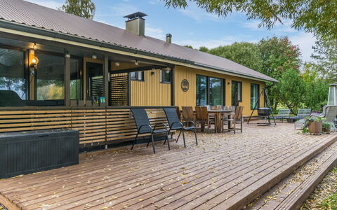 Kiviniemi: Bois, Toit, Domicile, Chalet, Porche, Siding, Ombre, Plate-Forme, Biens, Dur