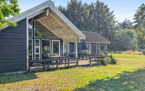 Fredrike - 500M from the Sea: Bois, Domicile, Porche, Plate-Forme, Dur, Toit, Tache De Bois, Parquet, Eco Hôtel