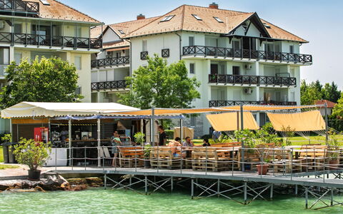 Karen: Ombre, Loisir, Vacances, Recours, Tableau De Plein Air, Mobilier De Jardin, Ville Resort, Station Balnéaire, Balcon
