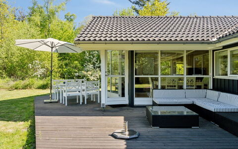 Fatima - 400M from the Sea: Meubles, Design Intérieur, Sol, Sol, Plafond, Pièce, Chaise, Table, Appartement, Table Cuisine Et Salle A Manger