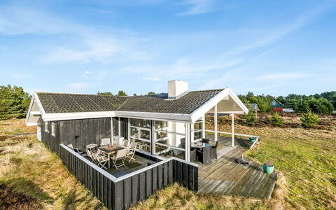 Josef - 950M from the Sea: Toit, Maison, Domicile, Chalet, Porte, Siding, Plate-Forme, Porche, Planche, Dur