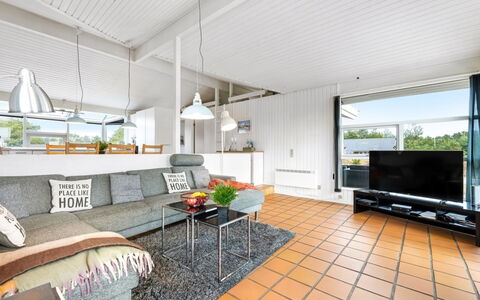 Josef - 950M from the Sea: Toit, Maison, Domicile, Chalet, Porte, Siding, Plate-Forme, Porche, Planche, Dur
